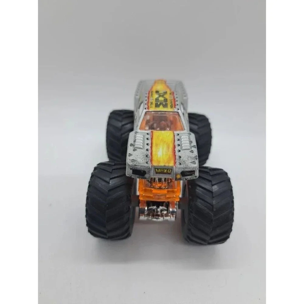 Hot Wheels Monster Jam Max-D Edge Glow Roll Monster Truck Die-Cast Toy 3